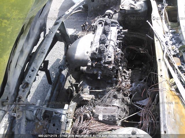 JTDBE32K030217904 - 2003 TOYOTA CAMRY LE/XLE GRAY photo 10