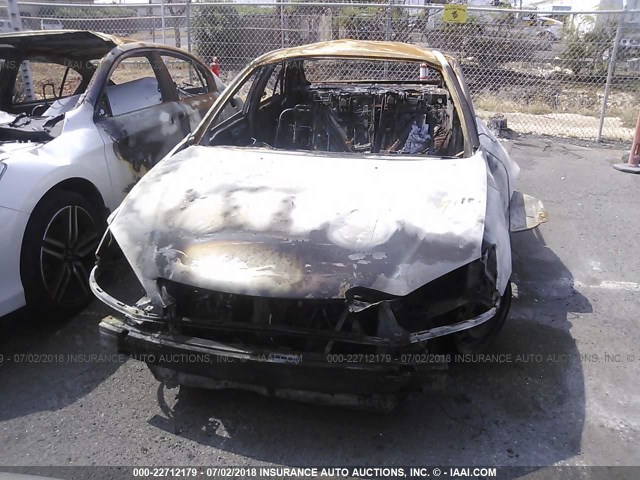 JTDBE32K030217904 - 2003 TOYOTA CAMRY LE/XLE GRAY photo 6