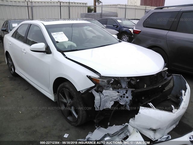 4T1BF1FK0EU757420 - 2014 TOYOTA CAMRY L/SE/LE/XLE WHITE photo 1