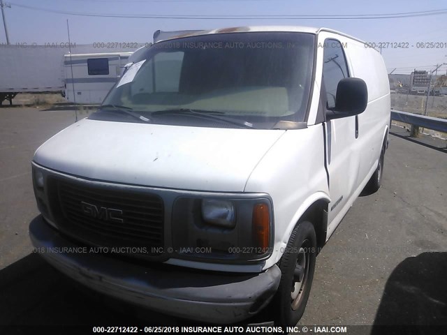 1GTFG25M2W1074262 - 1998 GMC SAVANA G2500 WHITE photo 2