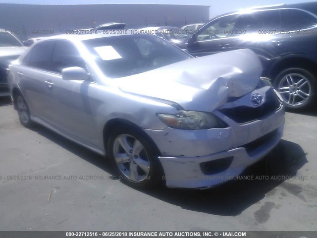4T1BF3EK4AU016212 - 2010 TOYOTA CAMRY SE/LE/XLE 银色 照片 1