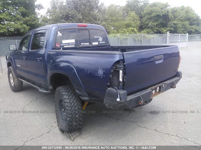 5TELU42N28Z549339 - 2008 TOYOTA TACOMA DOUBLE CAB ლურჯი ფოტო 3