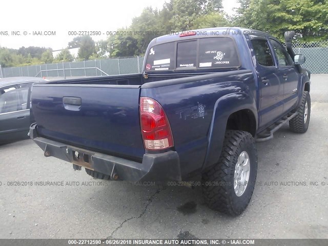 5TELU42N28Z549339 - 2008 TOYOTA TACOMA DOUBLE CAB ლურჯი ფოტო 4
