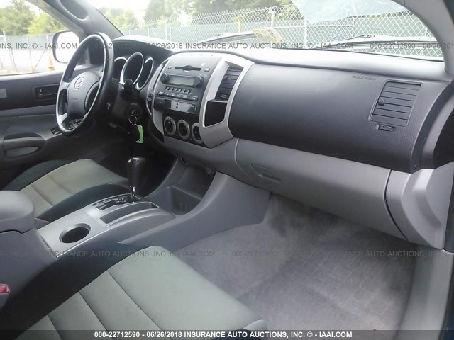 5TELU42N28Z549339 - 2008 TOYOTA TACOMA DOUBLE CAB ლურჯი ფოტო 5