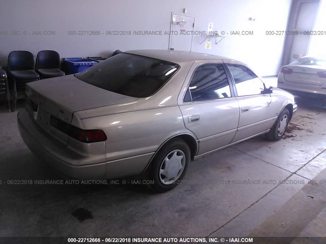 4T1BG22KXXU565210 - 1999 TOYOTA CAMRY CE/LE/XLE SILVER photo 4