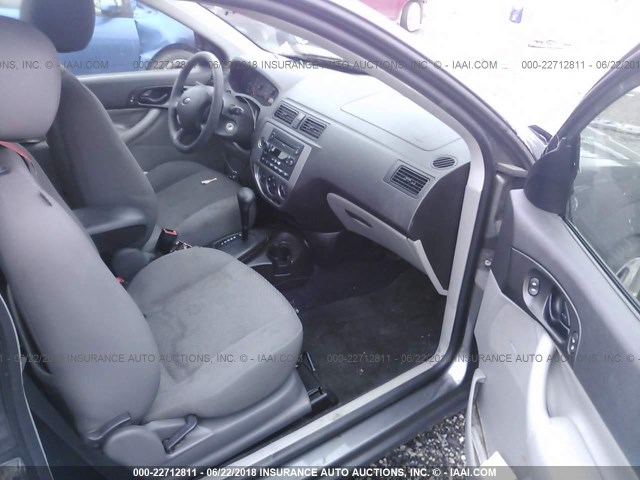 1FAHP31N57W324830 - 2007 FORD FOCUS ZX3/S/SE/SES GRAY photo 5