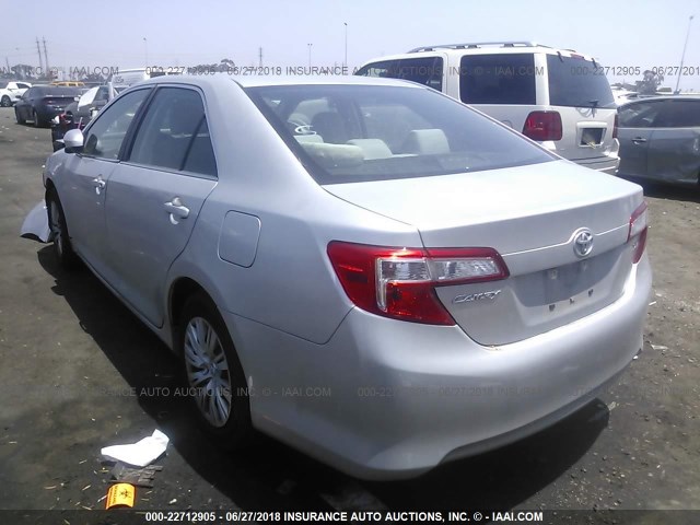 4T1BF1FK6DU241173 - 2013 TOYOTA CAMRY L/SE/LE/XLE 银色 照片 3