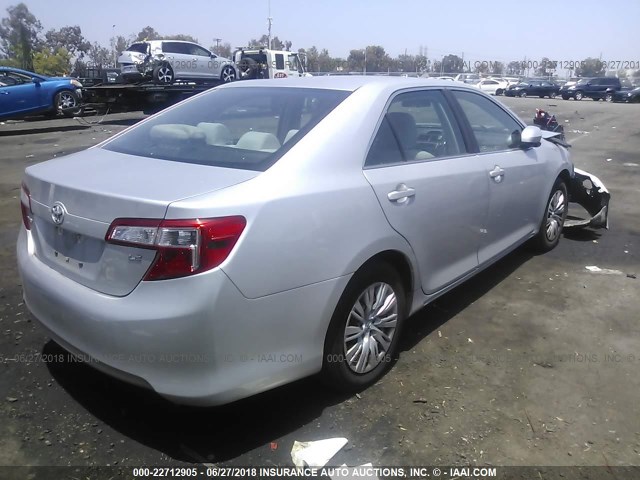 4T1BF1FK6DU241173 - 2013 TOYOTA CAMRY L/SE/LE/XLE 银色 照片 4
