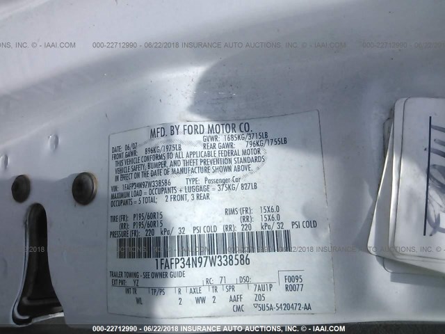 1FAFP34N97W338586 - 2007 FORD FOCUS ZX4/S/SE/SES WHITE photo 9