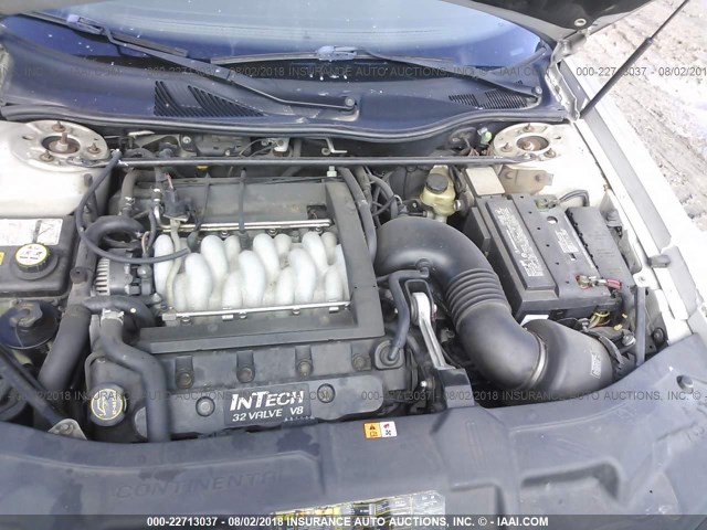 1LNHM97V82Y606563 - 2002 LINCOLN CONTINENTAL  Թուխ լուսանկար 10