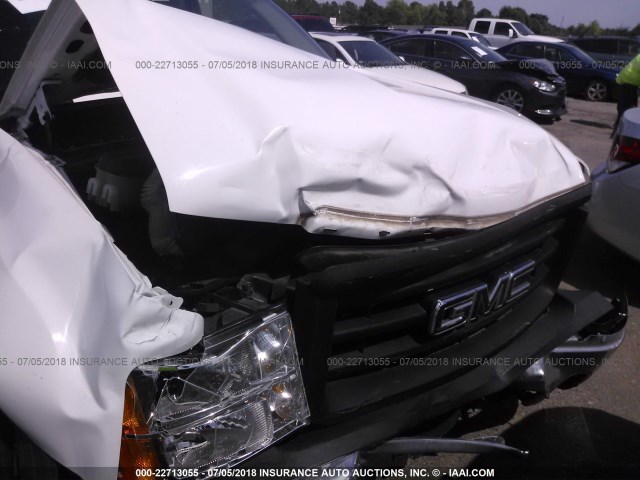 1GTPCTEA8AZ244453 - 2010 GMC SIERRA C1500 WHITE photo 6