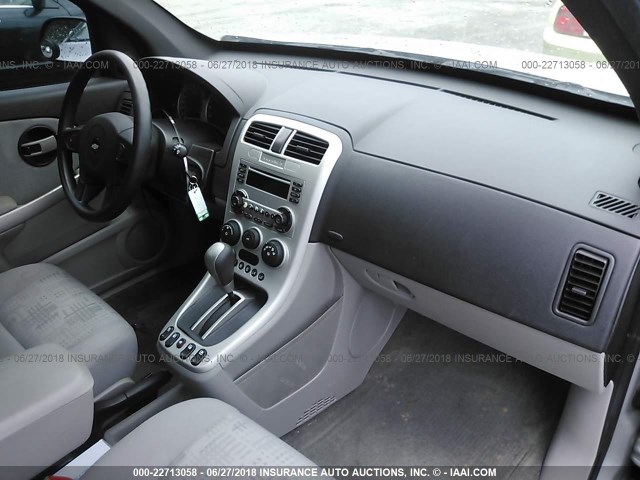 2CNDL23F166207691 - 2006 CHEVROLET EQUINOX LS SILVER photo 5