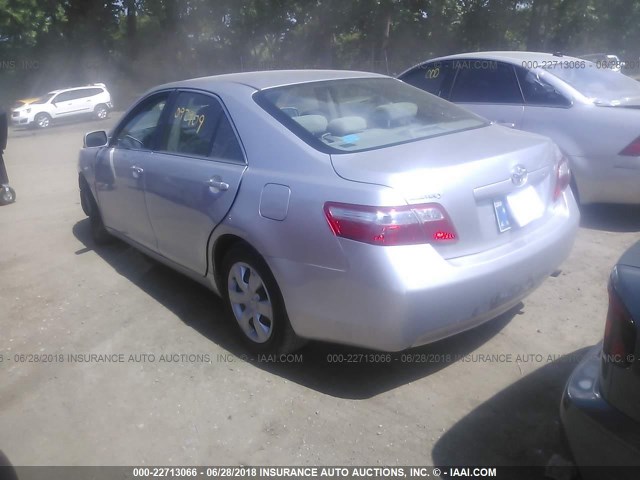 4T4BE46K49R092909 - 2009 TOYOTA CAMRY SE/LE/XLE SILVER photo 3
