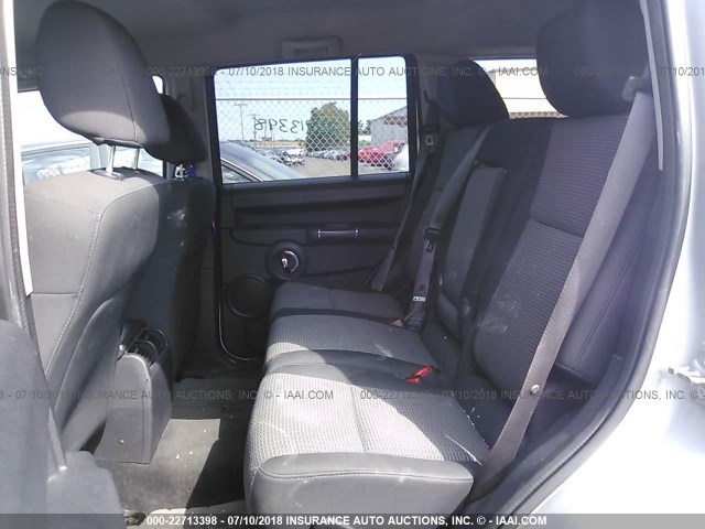 1J4RG4GK8AC112749 - 2010 JEEP COMMANDER SPORT Silber Foto 8