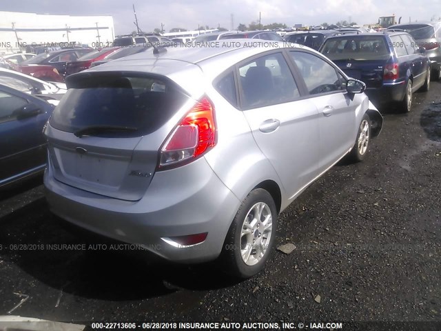 3FADP4EJXFM160176 - 2015 FORD FIESTA SE SILVER photo 4