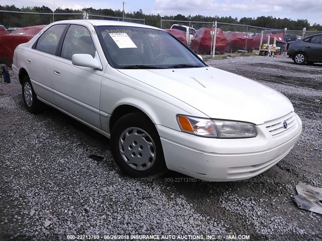 4T1BG22K7VU061615 - 1997 TOYOTA CAMRY CE/LE/XLE WHITE photo 1