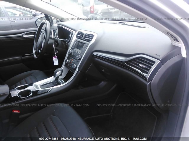 3FA6P0LU2DR321859 - 2013 FORD FUSION SE HYBRID SILVER photo 5