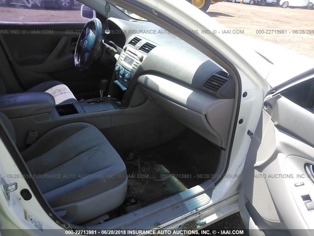 4T1BE46K99U798543 - 2009 TOYOTA CAMRY SE/LE/XLE WHITE photo 5