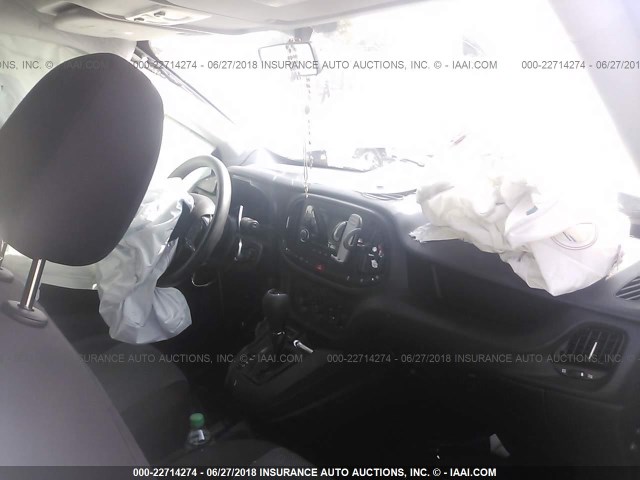 ZFBERFAT2G6B23562 - 2016 RAM PROMASTER CITY  白色 照片 5