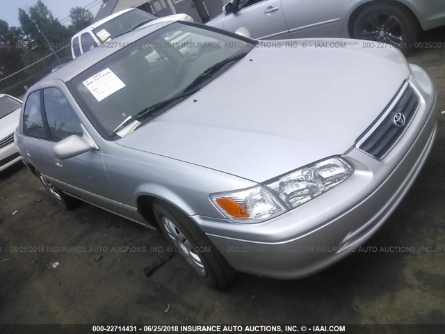 4T1BG22K01U868083 - 2001 TOYOTA CAMRY CE/LE/XLE ვერცხლისფერი ფოტო 1