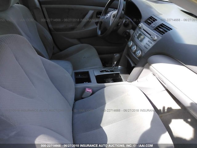 JTNBE46K473008147 - 2007 TOYOTA CAMRY NEW GENERAT CE/LE/XLE/SE GRAY photo 5