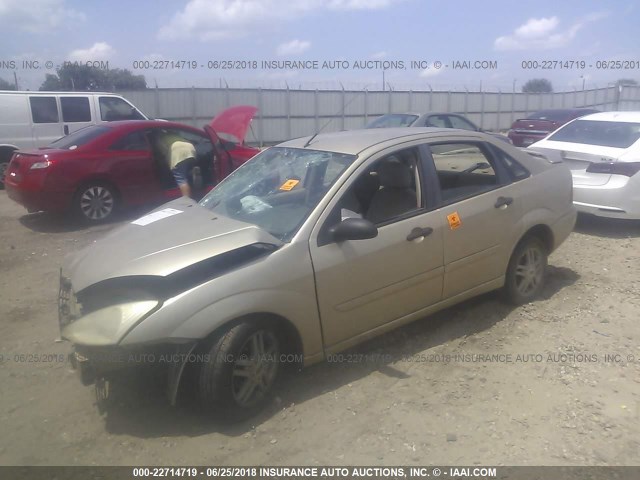 1FAFP3438YW355413 - 2000 FORD FOCUS SE/SE SPORT GOLD photo 2