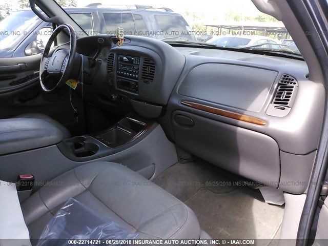 5LMFU28R91LJ32888 - 2001 LINCOLN NAVIGATOR BLUE photo 5