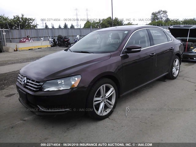 1VWBN7A34EC042699 - 2014 VOLKSWAGEN PASSAT SE BROWN photo 2