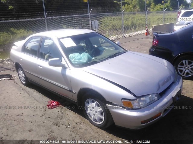 1HGCD5634TA259512 - 1996 HONDA ACCORD LX/EX TAN photo 1