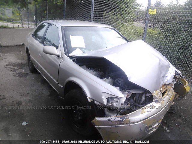 4T1BG22KXVU770572 - 1997 TOYOTA CAMRY CE/LE/XLE GOLD photo 1