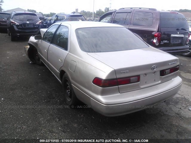 4T1BG22KXVU770572 - 1997 TOYOTA CAMRY CE/LE/XLE GOLD photo 3