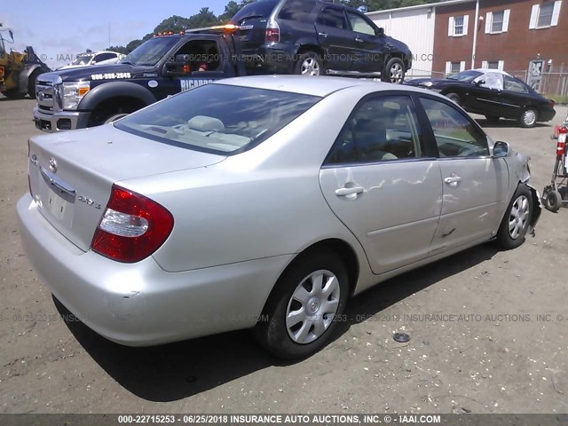 4T1BE32K13U650152 - 2003 TOYOTA CAMRY LE/XLE/SE ვერცხლისფერი ფოტო 4