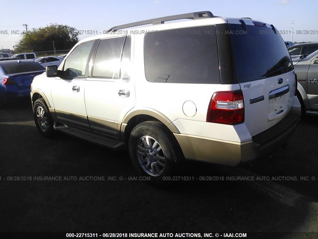 1FMJU1H58DEF11961 - 2013 FORD EXPEDITION XLT/KING RANCH WHITE photo 3