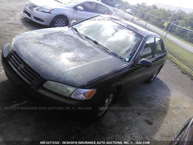 4T1BG28K5XU449579 - 1999 TOYOTA CAMRY CE/LE/XLE GREEN photo 2