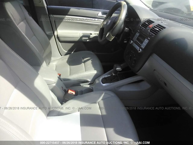 3VWEF71KX7M084586 - 2007 VOLKSWAGEN JETTA WOLFSBURG 灰色 照片 5