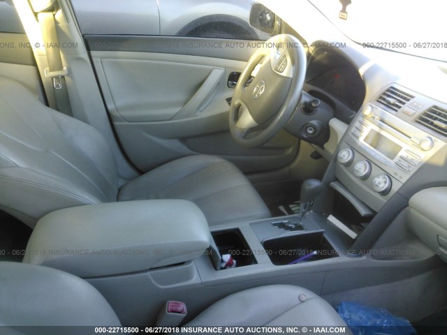 4T1BF3EK6BU171314 - 2011 TOYOTA CAMRY SE/LE/XLE ოქროსფერი ფოტო 5