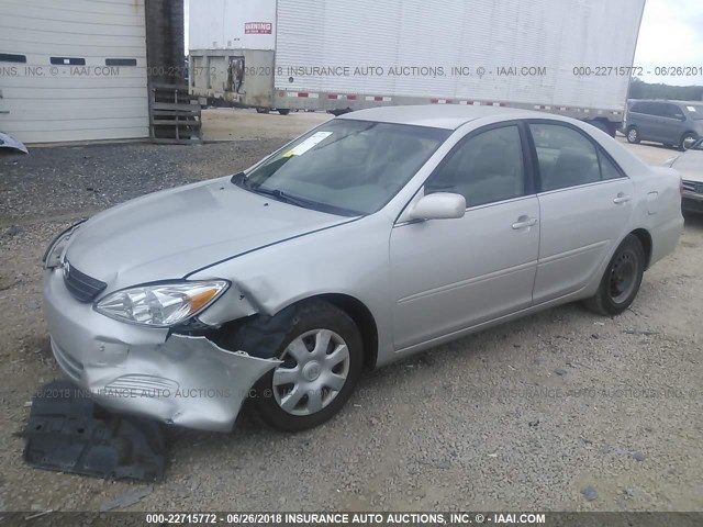 4T1BE32K73U698416 - 2003 TOYOTA CAMRY LE/XLE/SE ვერცხლისფერი ფოტო 2