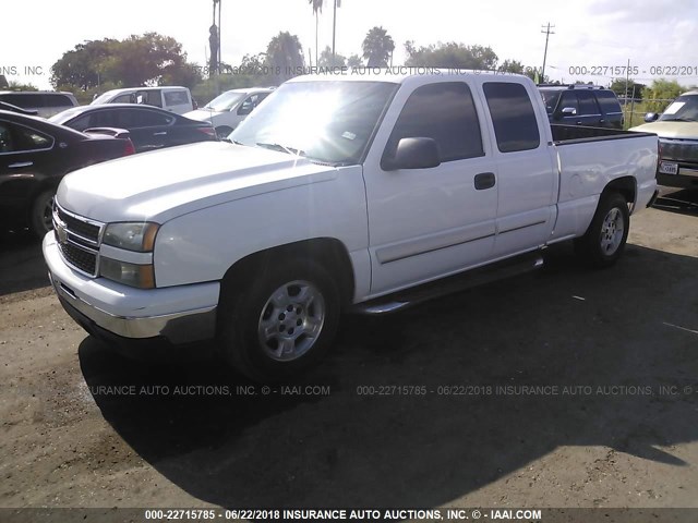 1GCEC19Z97Z201079 - 2007 CHEVROLET SILVERADO C1500 CLASSIC WHITE photo 2