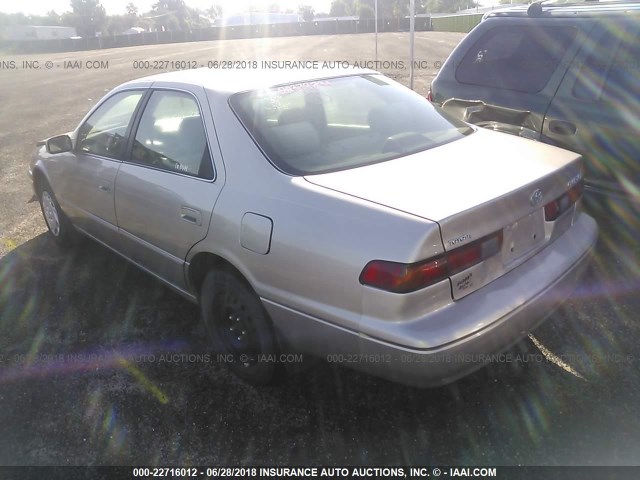 4T1BG22K9WU853184 - 1998 TOYOTA CAMRY CE/LE/XLE TAN photo 3