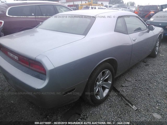 2C3CDYAG5EH302581 - 2014 DODGE CHALLENGER SXT SILVER photo 4