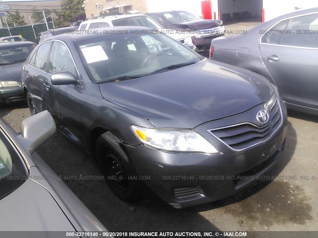 4T1BF3EK8BU199616 - 2011 TOYOTA CAMRY SE/LE/XLE GRAY photo 1