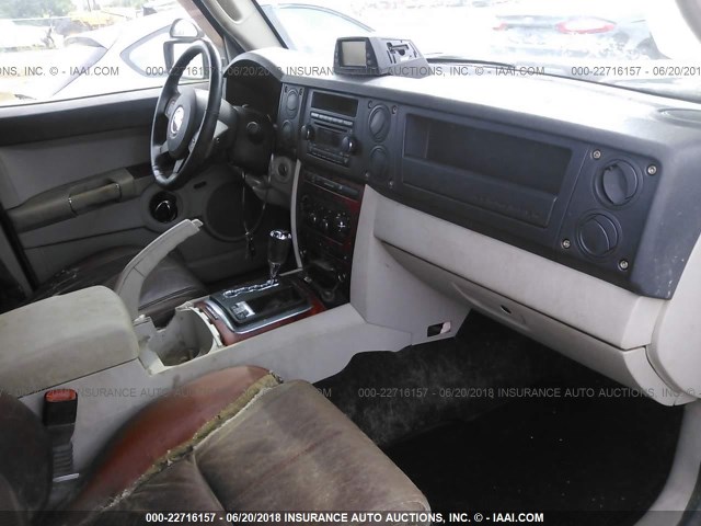 1J8HG58236C200226 - 2006 JEEP COMMANDER LIMITED SILVER photo 5