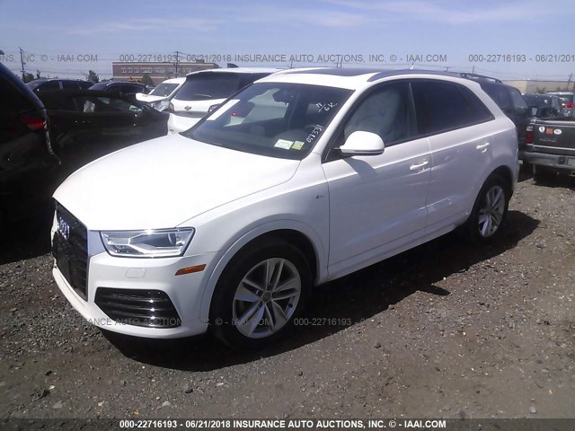 WA1ECCFS3JR018331 - 2018 AUDI Q3 PREMIUM WHITE photo 2