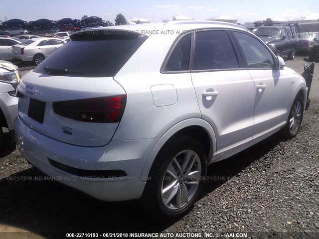 WA1ECCFS3JR018331 - 2018 AUDI Q3 PREMIUM WHITE photo 4