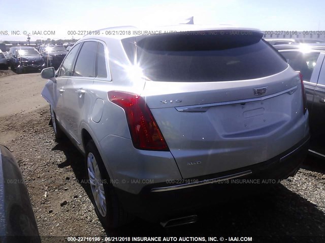 1GYKNFRS4JZ225949 - 2018 CADILLAC XT5 PREMIUM LUXURY SILVER photo 3