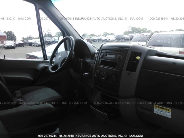 WDYPE8CC3B5509224 - 2011 FREIGHTLINER Sprinter 2500 WHITE photo 5