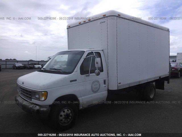 1FDKE37H5RHB00886 - 1994 FORD ECONOLINE E350 CUTAWAY VAN WHITE photo 2