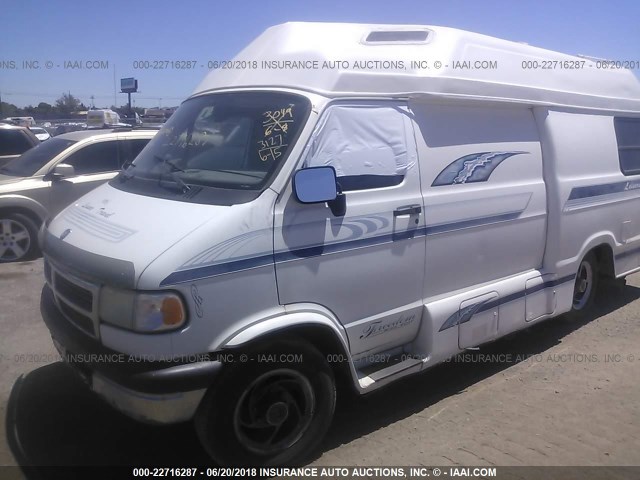 2B6KB31Y0TK154613 - 1996 DODGE RAM VAN B3500 WHITE photo 2