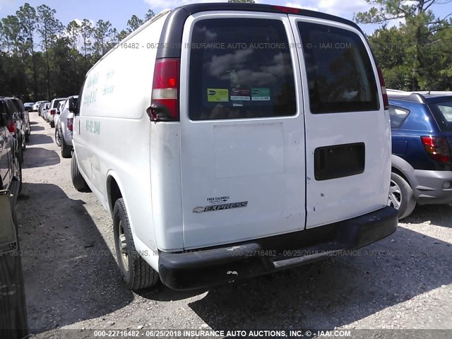 1GCGG29V571133135 - 2007 CHEVROLET EXPRESS G2500  WHITE photo 3