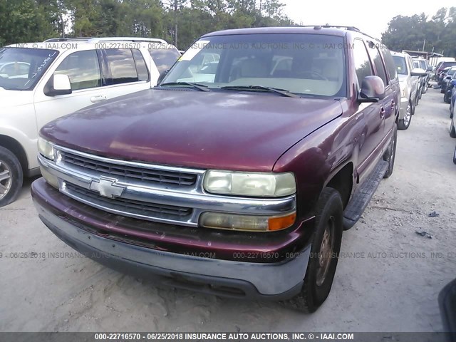 1GNEC16Z42J303408 - 2002 CHEVROLET SUBURBAN C1500 RED photo 2